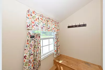 215 W Chestnut St, Port Washington, WI 53074 - Photo 7