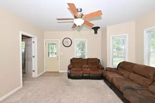 215 W Chestnut St, Port Washington, WI 53074 - Photo 9