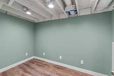 1616 S 167th St, New Berlin, WI 53151 - Photo 25