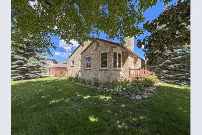 833 S 119th St, West Allis, WI 53214 - Photo 3