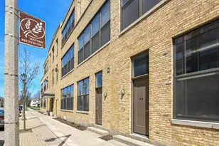1924 N Hubbard St, Milwaukee, WI 53212 - Photo 35