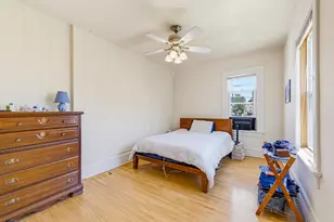 1920 N Oakland Ave, Milwaukee, WI 53202 - Photo 27