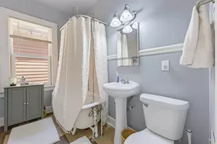 1920 N Oakland Ave, Milwaukee, WI 53202 - Photo 29