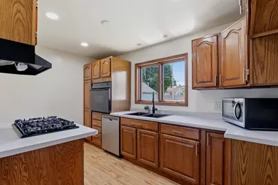 1615  Ashland Ave, Sheboygan, WI 53081 - Photo 3