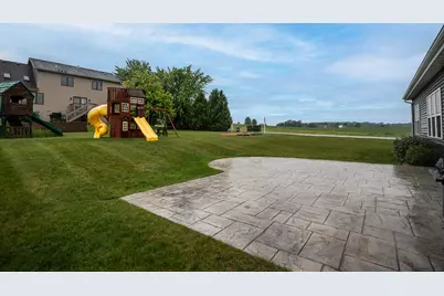 542  Tahoe Ln, Hartford, WI 53027 - Photo 23