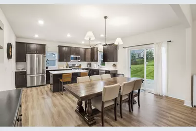 542  Tahoe Ln, Hartford, WI 53027 - Photo 7