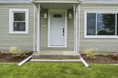 10110 S Shepard Ave, Oak Creek, WI 53154 - Photo 25