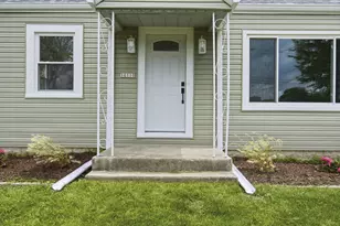 10110 S Shepard Ave, Oak Creek, WI 53154 - Photo 25