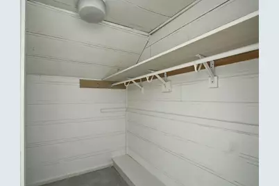 10110 S Shepard Ave, Oak Creek, WI 53154 - Photo 11