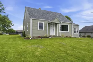 10110 S Shepard Ave, Oak Creek, WI 53154 - Photo 1