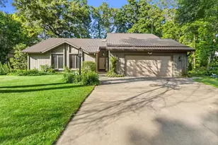 4206 Fox Hills Dr, Janesville, WI 53546 - Photo 1