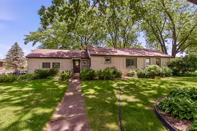 5375 S Tuckaway Dr, Greenfield, WI 53221 - Photo 5