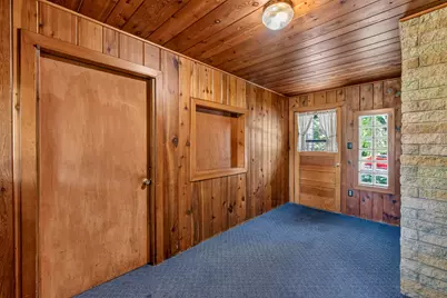 5375 S Tuckaway Dr, Greenfield, WI 53221 - Photo 19