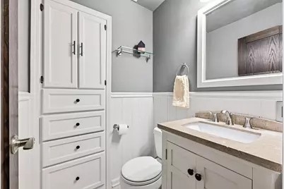 7022 W Clarke St, Wauwatosa, WI 53213 - Photo 17