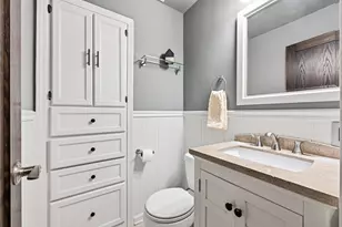 7022 W Clarke St, Wauwatosa, WI 53213 - Photo 17