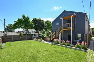 7022 W Clarke St, Wauwatosa, WI 53213 - Photo 37