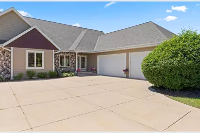 W314N352  Lara Ln #402, Delafield, WI 53018 - Photo 7