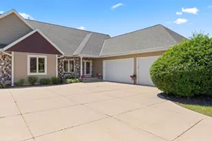 W314N352 Lara Ln, Delafield, WI 53018 - Photo 7