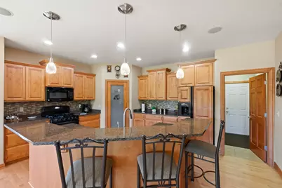 W314N352  Lara Ln #402, Delafield, WI 53018 - Photo 11