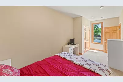 W314N352  Lara Ln #402, Delafield, WI 53018 - Photo 47