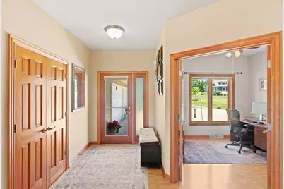W314N352  Lara Ln #402, Delafield, WI 53018 - Photo 3