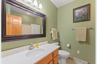 W314N352  Lara Ln #402, Delafield, WI 53018 - Photo 45