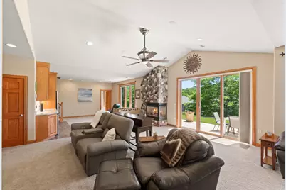 W314N352  Lara Ln #402, Delafield, WI 53018 - Photo 29