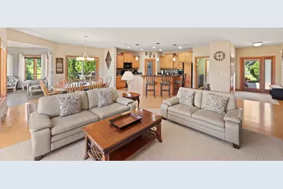 W314N352  Lara Ln #402, Delafield, WI 53018 - Photo 9