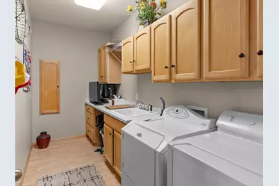 2226  Fairfield Ln, Plymouth, WI 53073 - Photo 23