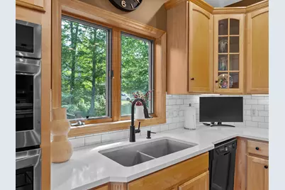 2226  Fairfield Ln, Plymouth, WI 53073 - Photo 17