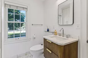 5062 N Larkin St, Whitefish Bay, WI 53217 - Photo 9