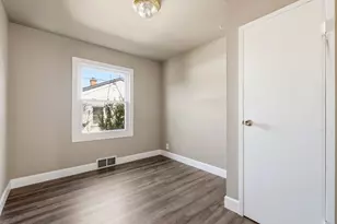 4837 W Lynndale Ave, Milwaukee, WI 53220 - Photo 19