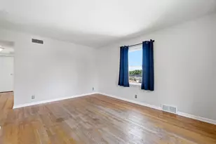4837 W Lynndale Ave, Milwaukee, WI 53220 - Photo 21