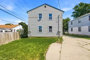 4837 W Lynndale Ave, Milwaukee, WI 53220 - Photo 9