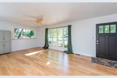 11211  8th Ave, Pleasant Prairie, WI 53158 - Photo 3