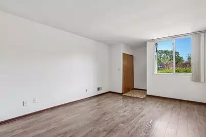 1444  Big Bend Rd #C, Waukesha, WI 53189 - Photo 5