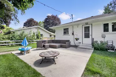 718 S Silverbrook Dr, West Bend, WI 53095 - Photo 15