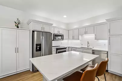 N16W26539  Tall Reeds Ln #A, Pewaukee, WI 53072 - Photo 5