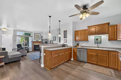 985  Hastings Ct #101, Racine, WI 53406 - Photo 7
