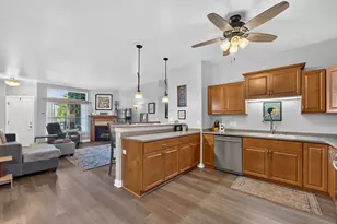 985 Hastings Ct, Racine, WI 53406 - Photo 7