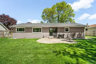 15449 W Mayflower Dr, New Berlin, WI 53151 - Photo 25