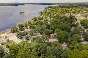 346 High St, Pewaukee, WI 53072 - Photo 3