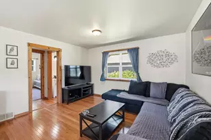 1019 S 6th St, De Pere, WI 54115 - Photo 5