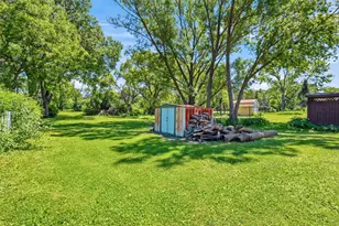 1019 S 6th St, De Pere, WI 54115 - Photo 27