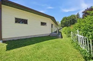 1019 S 6th St, De Pere, WI 54115 - Photo 25