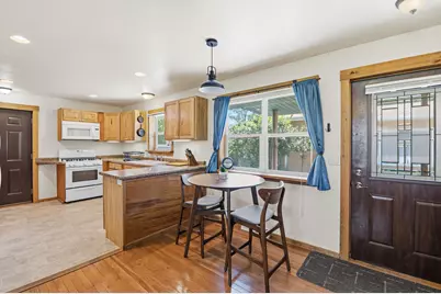 1019 S Sixth St, De Pere, WI 54115 - Photo 7