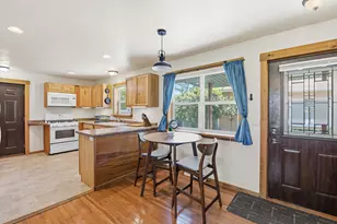 1019 S 6th St, De Pere, WI 54115 - Photo 7