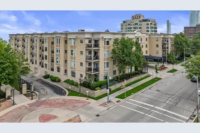1300 N Prospect Ave #420, Milwaukee, WI 53202 - Photo 23