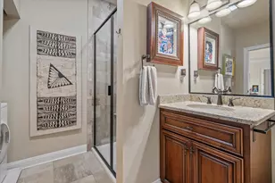1300 N Prospect Ave, Milwaukee, WI 53202 - Photo 21