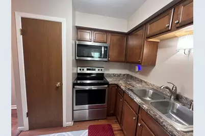 4615 S Woodland Dr, Greenfield, WI 53220 - Photo 3